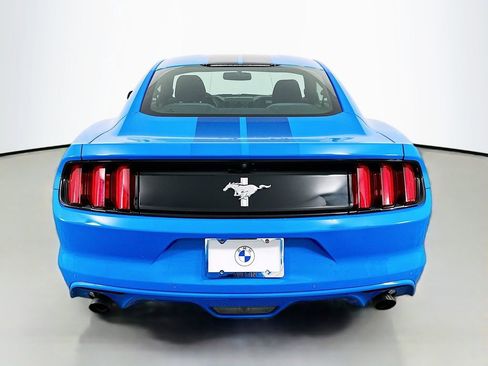 Used 2017 Ford Mustang Coupe image 6