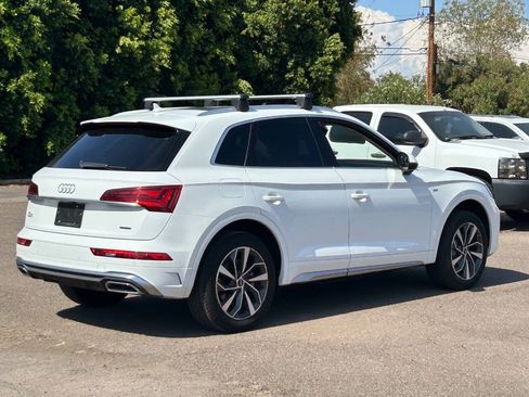 Used 2022 Audi Q5 2.0T Premium w/ Convenience Package AWD/4WD image 3
