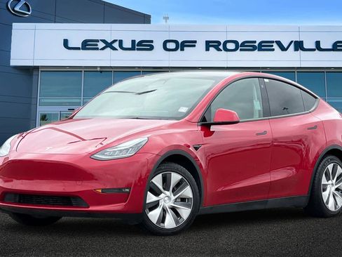 Used 2022 Tesla Model Y Long Range AWD/4WD image 1