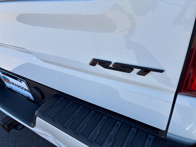 Used 2022 Chevrolet Silverado 1500 RST w/ Redline Edition RWD image 7