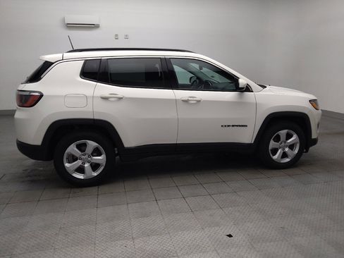 Used 2019 Jeep Compass Latitude FWD image 10