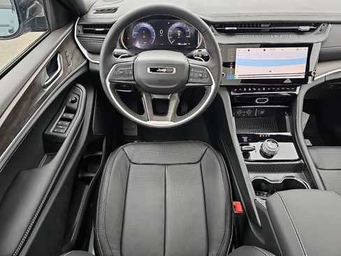 New 2026 Jeep Grand Cherokee L Limited image 7