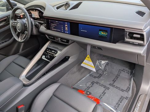 New 2026 Porsche Macan Turbo Electric AWD/4WD image 28