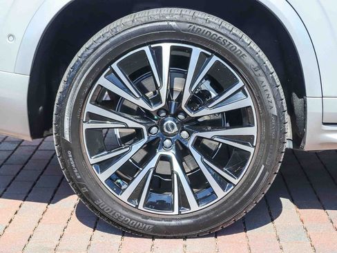 Used 2024 Volvo XC90 T8 Plus AWD/4WD image 10