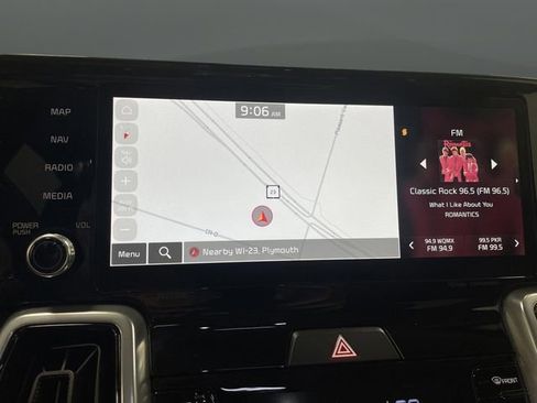 Used 2023 Kia Sorento SX image 10