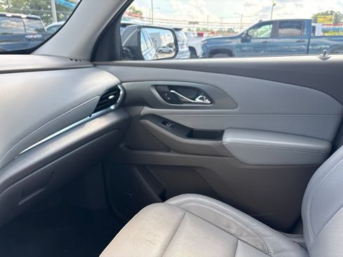 Used 2018 Chevrolet Traverse Premier w/ Driver Confidence II Package FWD image 20