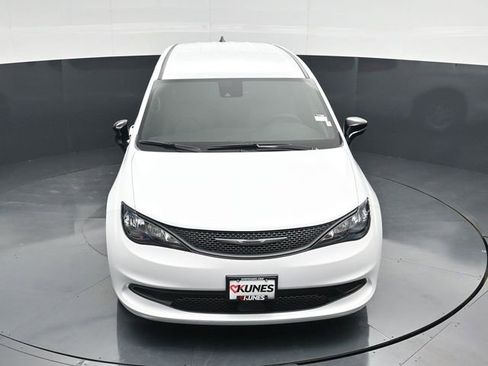New 2026 Chrysler Voyager LX image 49