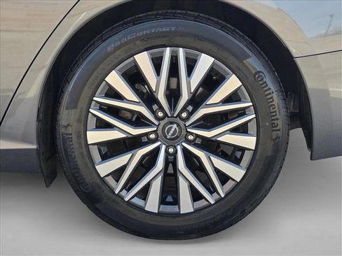 Used 2024 Nissan Altima 2.5 SV image 22