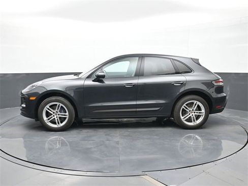 Certified 2023 Porsche Macan w/ Premium Package Plus image 2