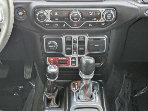 Used 2023 Jeep Gladiator Rubicon w/ Trailer Tow Package AWD/4WD image 19