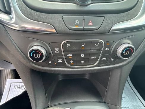 Used 2024 Chevrolet Equinox LT FWD image 14
