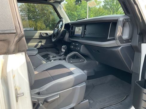 Used 2022 Ford Bronco 4-Door AWD/4WD image 17