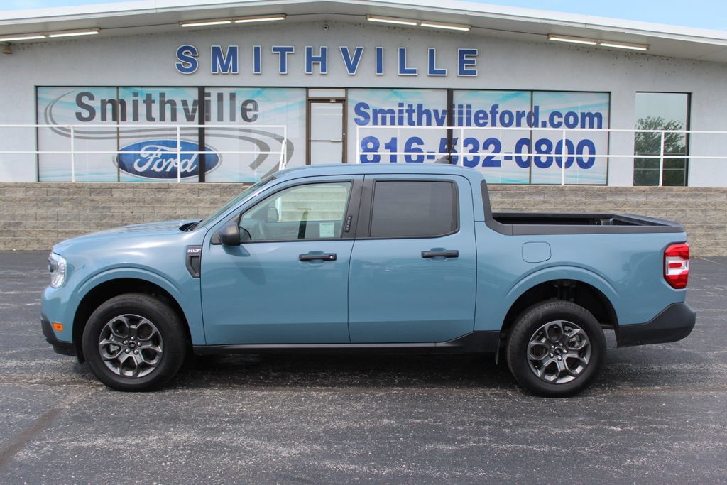 Used 2023 Ford Maverick XLT FWD image 2
