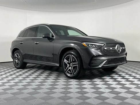 Certified 2025 Mercedes-Benz GLC 300 4MATIC image 3
