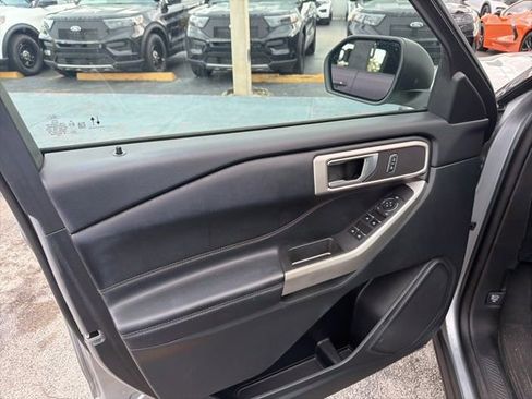 Used 2023 Ford Explorer XLT w/ Equipment Group 202A image 11