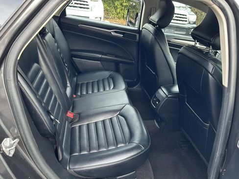 Used 2019 Ford Fusion SEL image 13