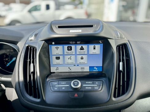 Used 2017 Ford Escape SE w/ Equipment Group 201A FWD image 25