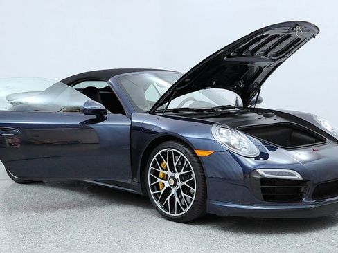 Used 2015 Porsche 911 Turbo S image 12