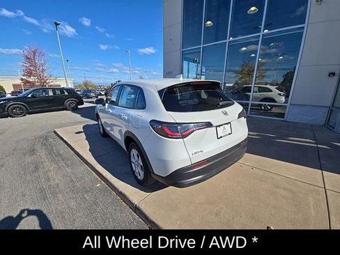 Certified 2023 Honda HR-V LX image 5