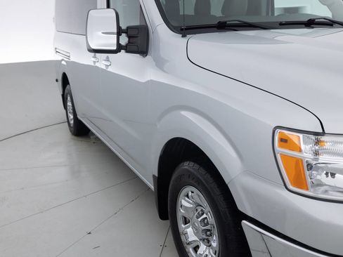 Used 2016 Nissan NV 3500 SL image 11