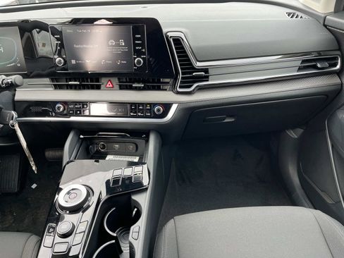 New 2025 Kia Sportage LX image 13