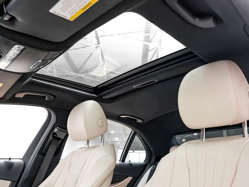 Used 2022 Mercedes-Benz E 350 Sedan w/ AMG Line Exterior image 5