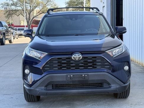 Used 2021 Toyota RAV4 XLE Premium image 7