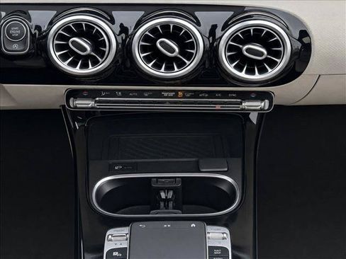 Certified 2020 Mercedes-Benz CLA 250 image 15