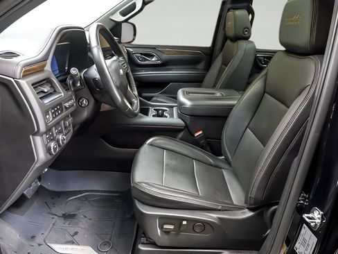 Used 2023 Chevrolet Tahoe High Country w/ Premium Package AWD/4WD image 8