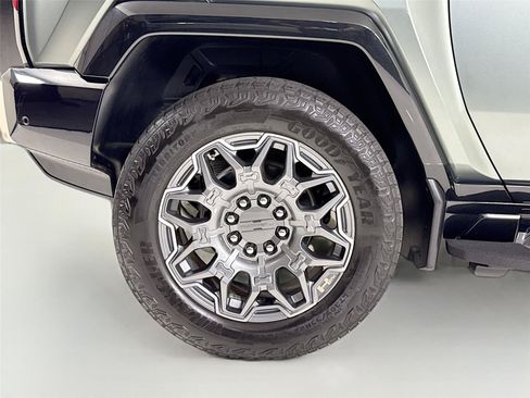 Used 2024 GMC Hummer EV 3X AWD/4WD image 38