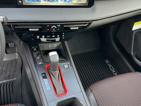 New 2025 Nissan Kicks SR w/ Illumination Package image 18