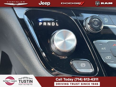 New 2026 Chrysler Pacifica Select FWD image 19