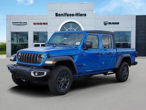 New 2026 Jeep Gladiator Sport image 2