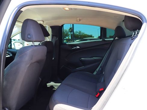 Used 2018 Chevrolet Cruze LS FWD image 33