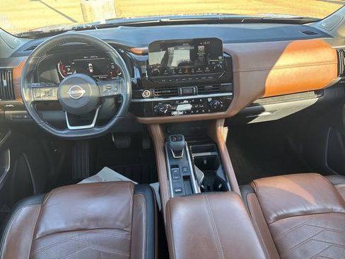 Used 2022 Nissan Pathfinder Platinum w/ Cargo Package image 12