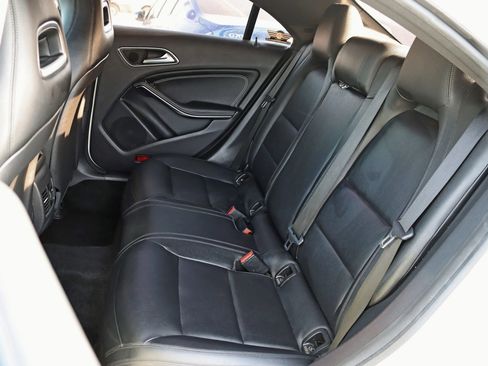 Used 2014 Mercedes-Benz CLA 250 4MATIC image 26