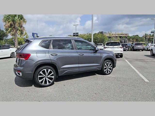 Used 2023 Volkswagen Taos SE w/ Panoramic Sunroof Package FWD image 24