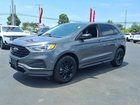 Used 2024 Ford Edge SE w/ Black Appearance Package AWD/4WD image 2