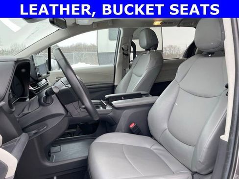 Used 2024 Toyota Sienna XLE image 24