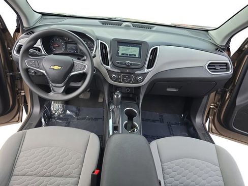 Used 2018 Chevrolet Equinox LS image 10