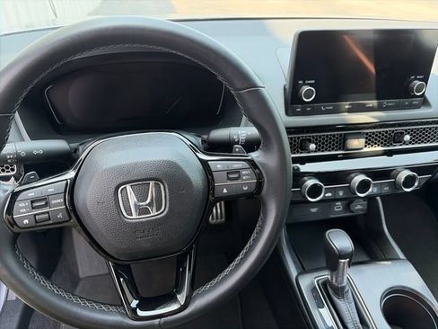 Used 2023 Honda Civic Sport image 4
