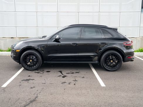 Used 2018 Porsche Macan AWD/4WD image 2