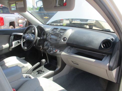 Used 2011 Toyota RAV4 4WD w/ Base L4 Extra Value Pkg image 28