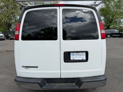 Used 2017 Chevrolet Express 2500 LT w/ LT Preferred Equipment Group RWD image 3