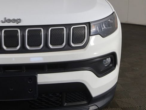 Used 2022 Jeep Compass Latitude AWD/4WD image 12