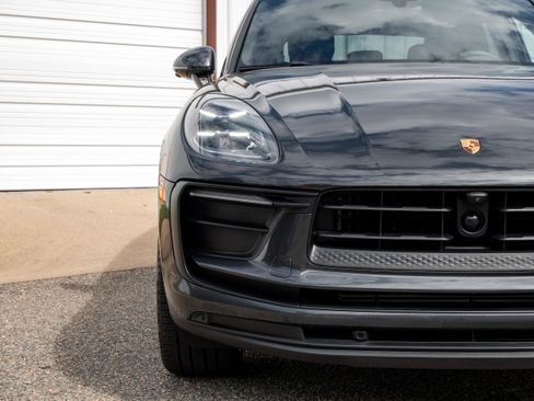 Used 2024 Porsche Macan image 11