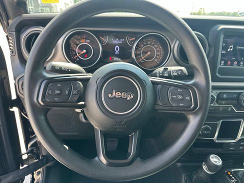 Used 2023 Jeep Wrangler Unlimited Sport AWD/4WD image 18