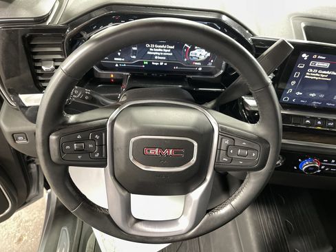 Used 2023 GMC Sierra 1500 SLE image 17