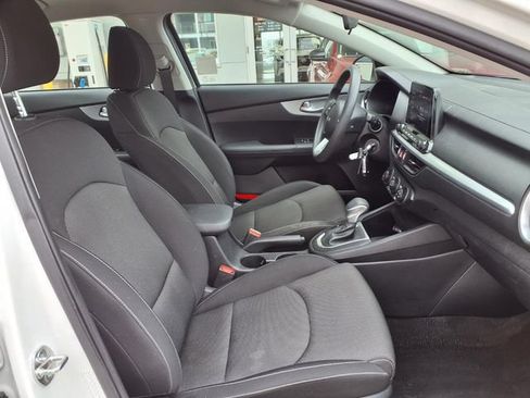 Used 2024 Kia Forte LXS w/ LXS Technology Package FWD image 25