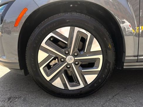 Used 2023 Hyundai Kona SE FWD image 27